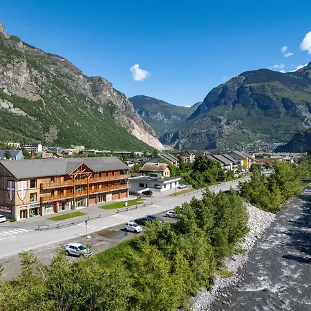 Refuge Des Cimes Terrace & Mountain View